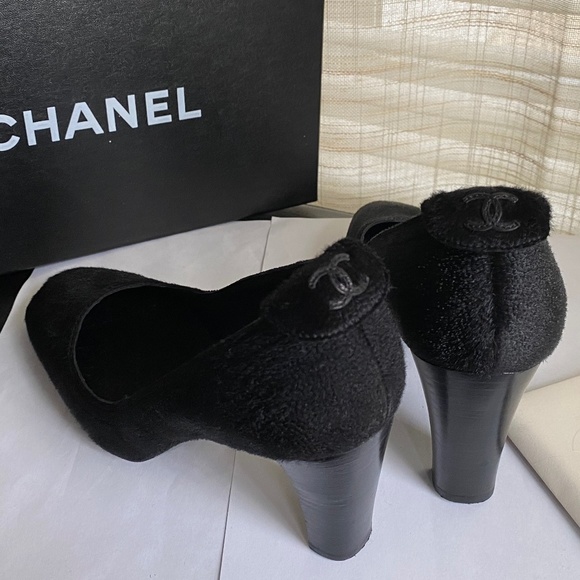 CHANEL Shoes - CHANEL BLACK FABRIC PUMPS CUTE CC LOGO HEELS mules leather slip on in slides